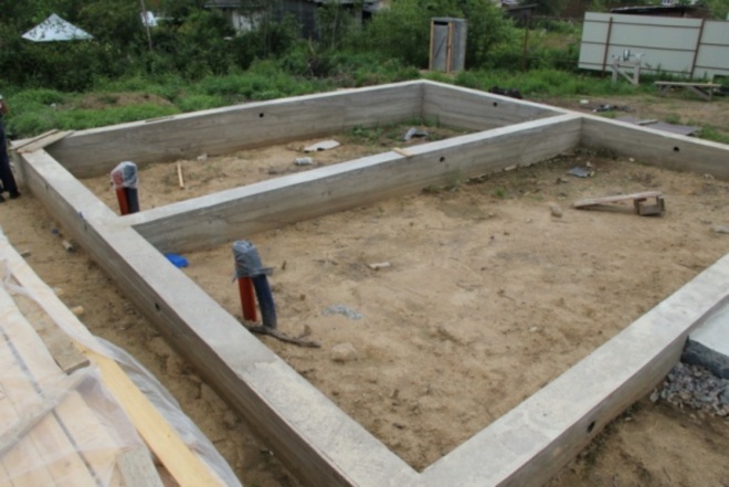 Lentochnyj-fundament-pod-karkasnyj-garazh.jpg