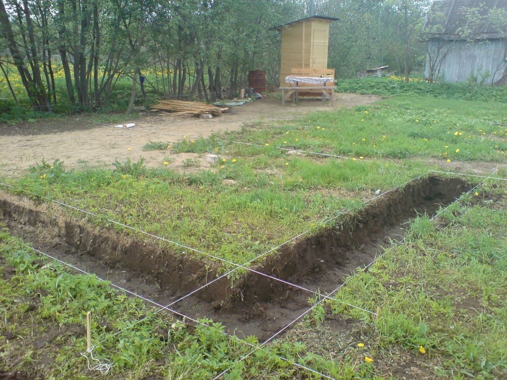 transheya-pod-lentochniy-fundament1.jpg